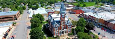 Overhead view of downtown Maryville and its courthouse located in the center of the city. 